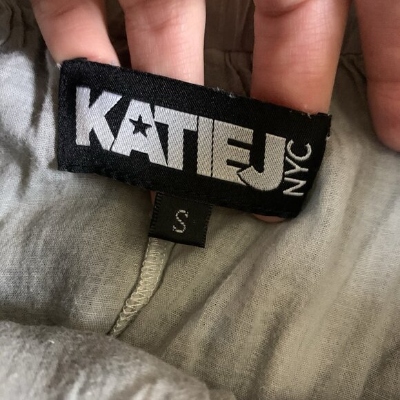 KatieJ NYC Gray Ruffle Mini Skirt S Boho Lace Tiered Soft Stretch Cottagecore - Picture 3 of 4